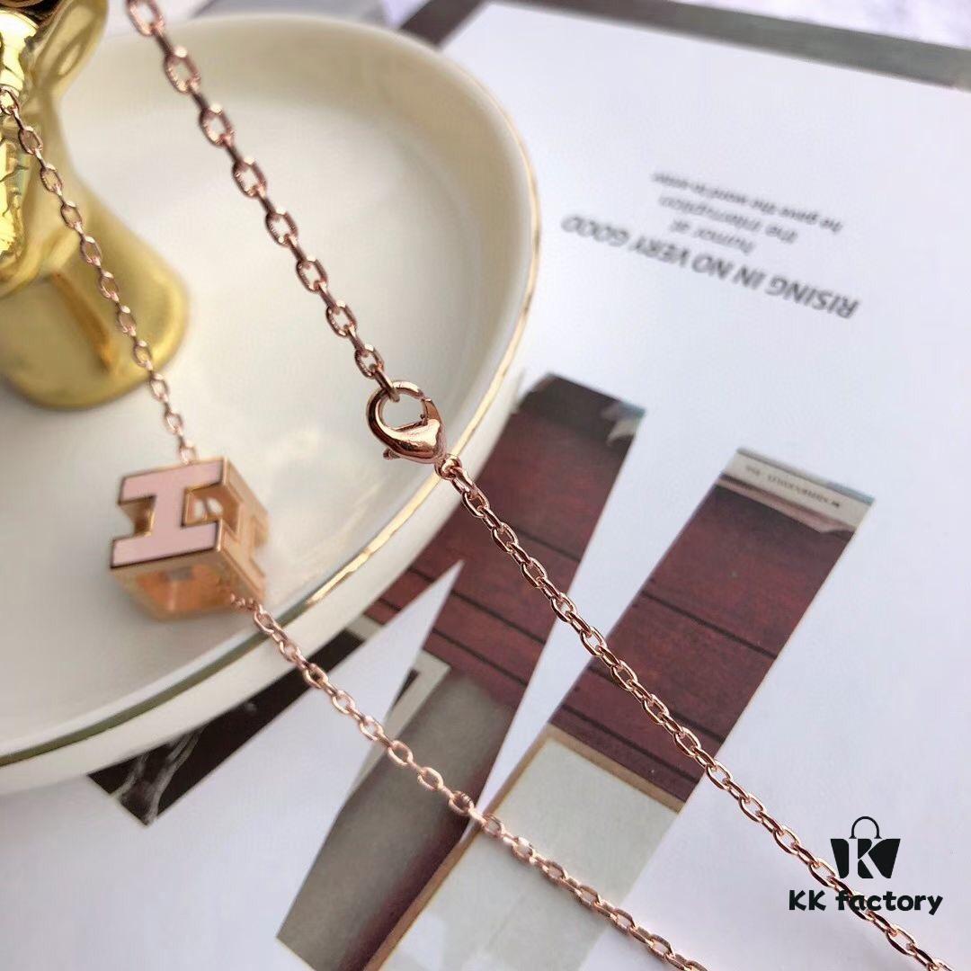 Hermes H-Logo Stud Earrings, 18K Gold, Synchronized with Boutique Collection