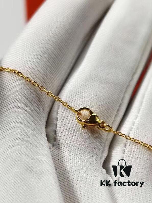 Mini POP Hermès H Necklace, Each with Unique Code, Made in China Electroplating! ! ! ! ‼ ‼ Hermès Enamel Curved H Necklace, Currently Sold at Official Stores for Over ,000❗ In Stock❗ The 2017 Version Replaced the Original Steel Wire Choker with a Chain, Offering a More Graceful Drape. Available in Gold, Rose Gold, and White Gold Chain Options, with Corresponding Enamel H Pendant Framed in Matching Tones. Comes with Exclusive Store Logo Anti-Counterfeit Tag ❤❤8365075