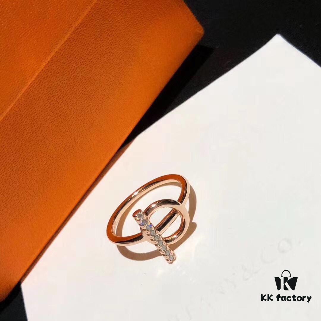 Hermès H Family 2020 New Small Q Full Diamond Openwork Ring, Exclusive Custom Design, Exquisite Craftsmanship, Premium 925 Sterling Silver with Micro-Pave Setting, Top-Grade K Gold Finish, Precision Set with High-Carbon Diamonds, Absolutely Stunning When Worn