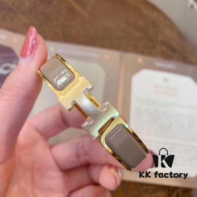 Hermès Hermas Classic H Bracelet, Trendy Gold Tone, Ultra-Elegant Beige Tea Color, ZP Mold Technology, Original Material, Heavy Craftsmanship