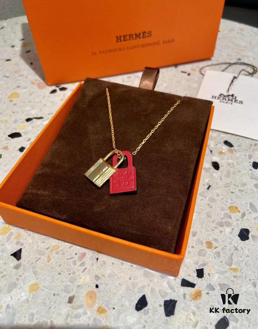 Hermès O'Kelly Lock Necklace, Premium Brass with Thick Gold Plating, Adjustable Chain Length, Multiple Colors Available for Versatile Styling