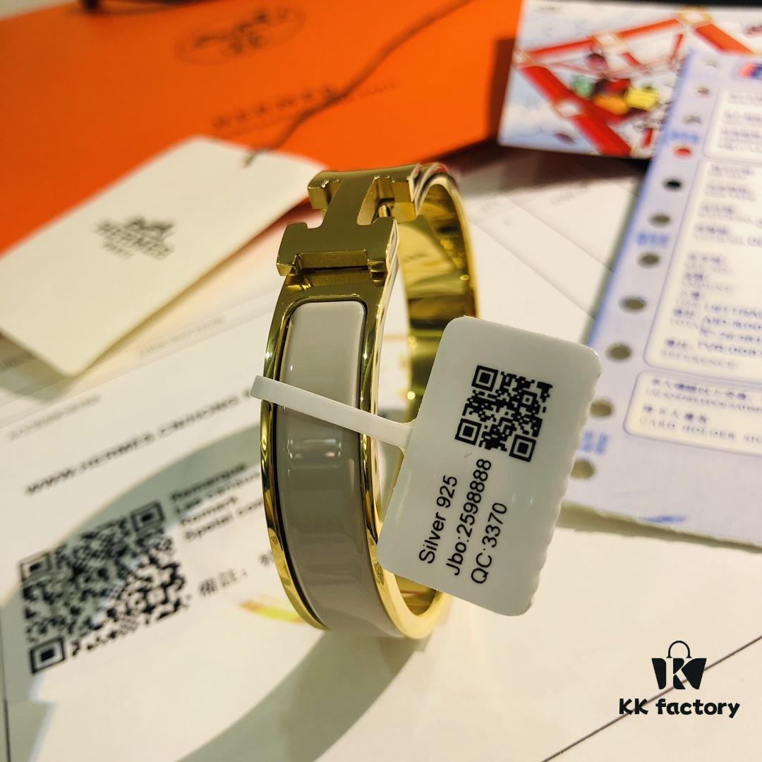 Hermès High-Replica Enamel 'H' Cuff Bracelet in Rose Gold – Full Set with Stickers, Tags, and Receipts Included