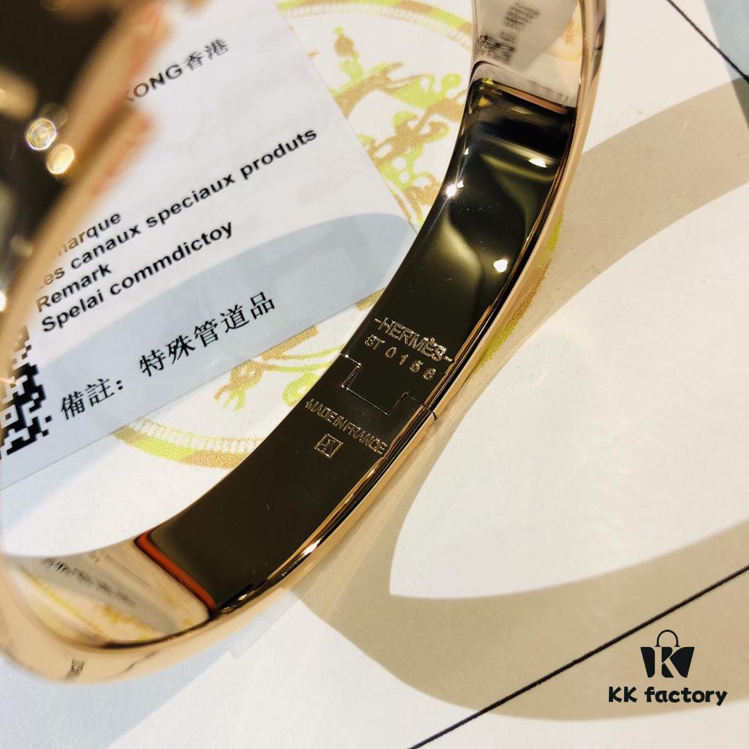Hermès High-Replica Enamel 'H' Cuff Bracelet in Rose Gold – Full Set with Stickers, Tags, and Receipts Included