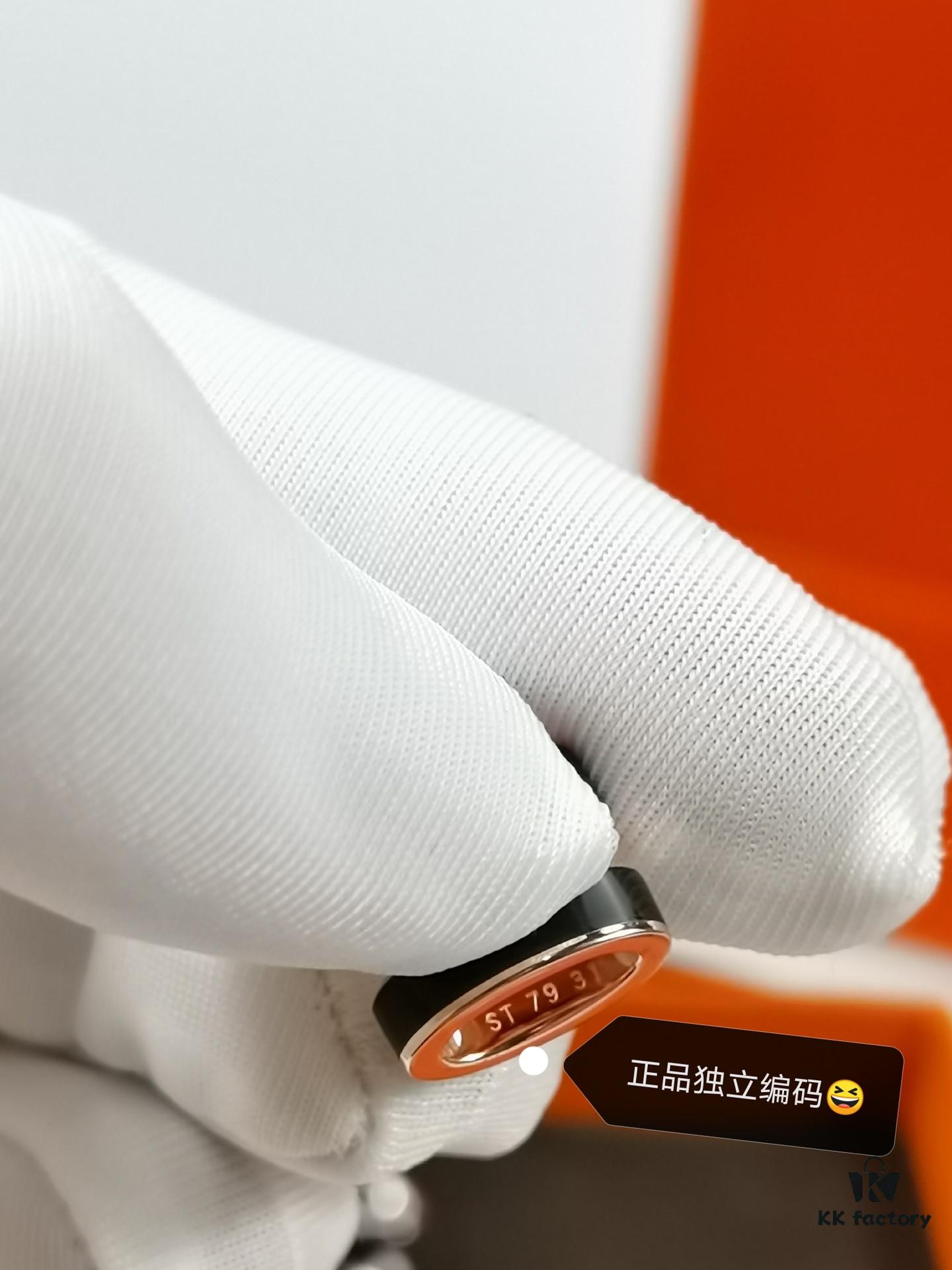 Mini POP Hermès H Enamel Pendant Necklace