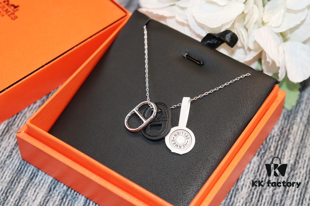 Hermès-Inspired Necklace, SEIKO Version, Fashionable Designer Brand, Genuine Leather Craftsmanship, Gold-Tone Material