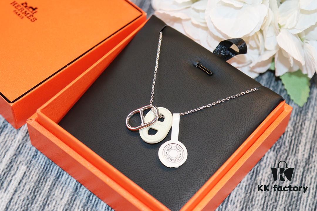 Hermès-Inspired Necklace, SEIKO Version, Fashionable Designer Brand, Genuine Leather Craftsmanship, Gold-Tone Material