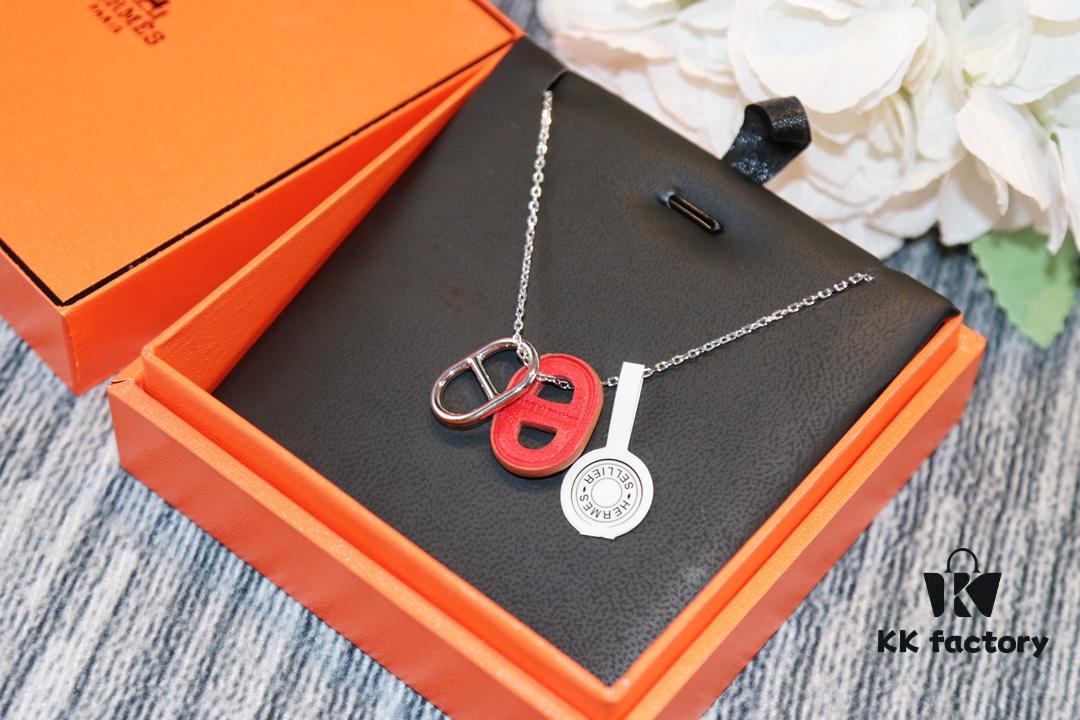 Hermès-Inspired Necklace, SEIKO Version, Fashionable Designer Brand, Genuine Leather Craftsmanship, Gold-Tone Material