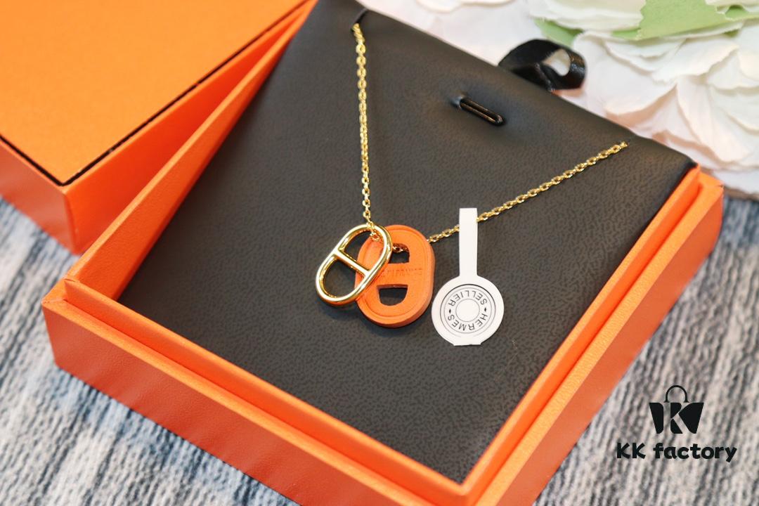 Heritage Edition. Fashionable and Trendy Top Designer Brand Hermes Lock Necklace Genuine Leather Craft with Gold-Plated Material