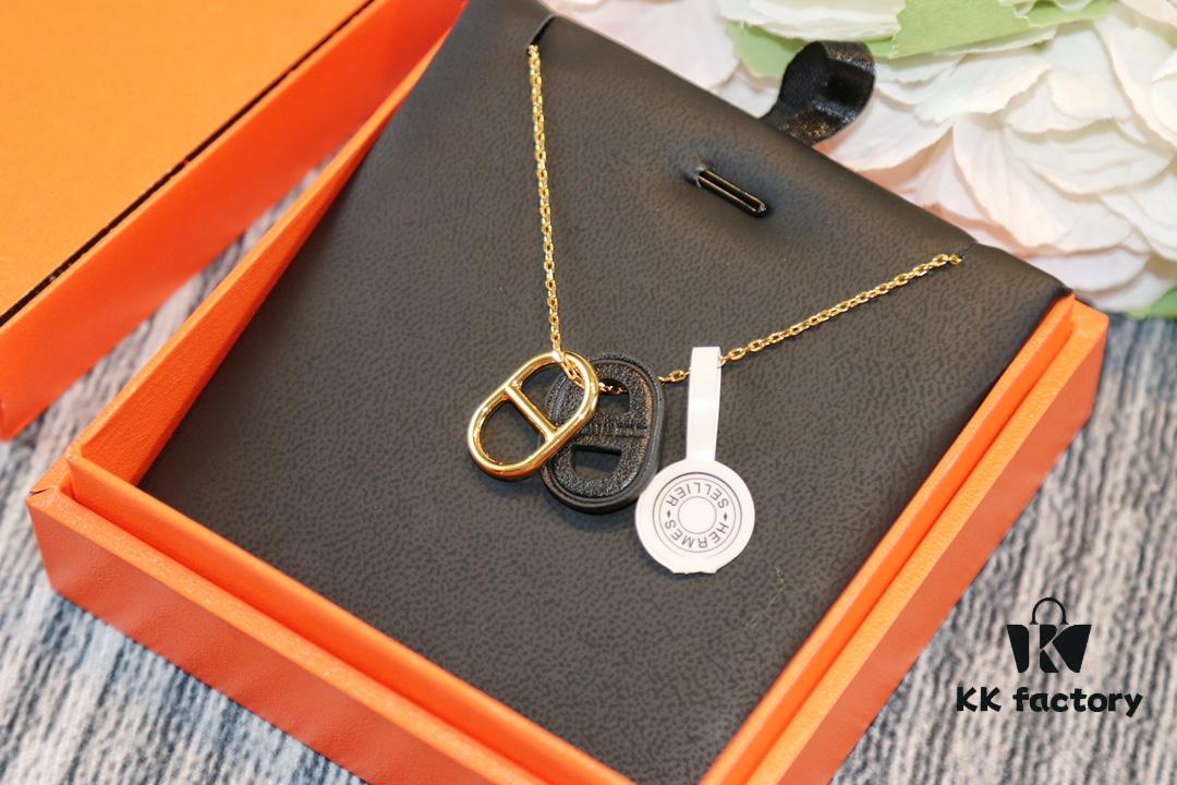 Heritage Edition. Fashionable and Trendy Top Designer Brand Hermes Lock Necklace Genuine Leather Craft with Gold-Plated Material