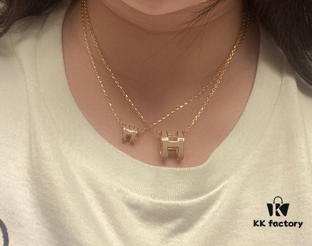 Mini POP Hermès H Pendant Necklace