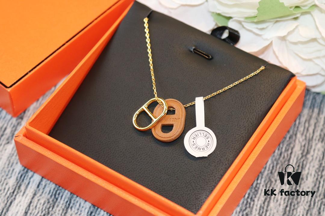 Heritage Edition. Fashionable and Trendy Top Designer Brand Hermes Lock Necklace Genuine Leather Craft with Gold-Plated Material