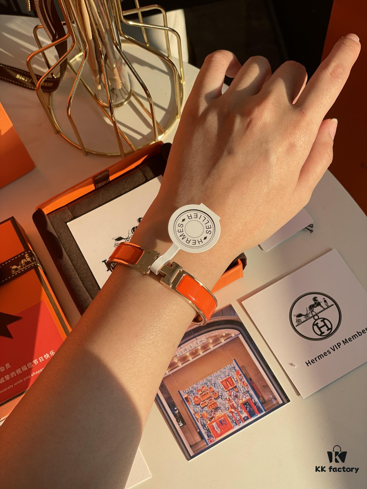 Hermes Overseas Loyalty Member Gift | Pop H Collection Bracelet in Rose Gold and Hermes Orange