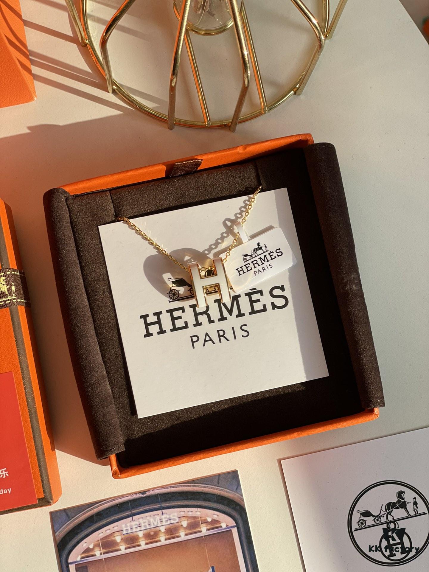 Hermes Overseas Points Member Gift HERMES | Pop H Collection ✨ Classic H Buckle, Timeless Design 🥰 Clear Engraving at Bottom, Gold Milkshake White, Identity Strap, Points Card, Tags, Full Packaging