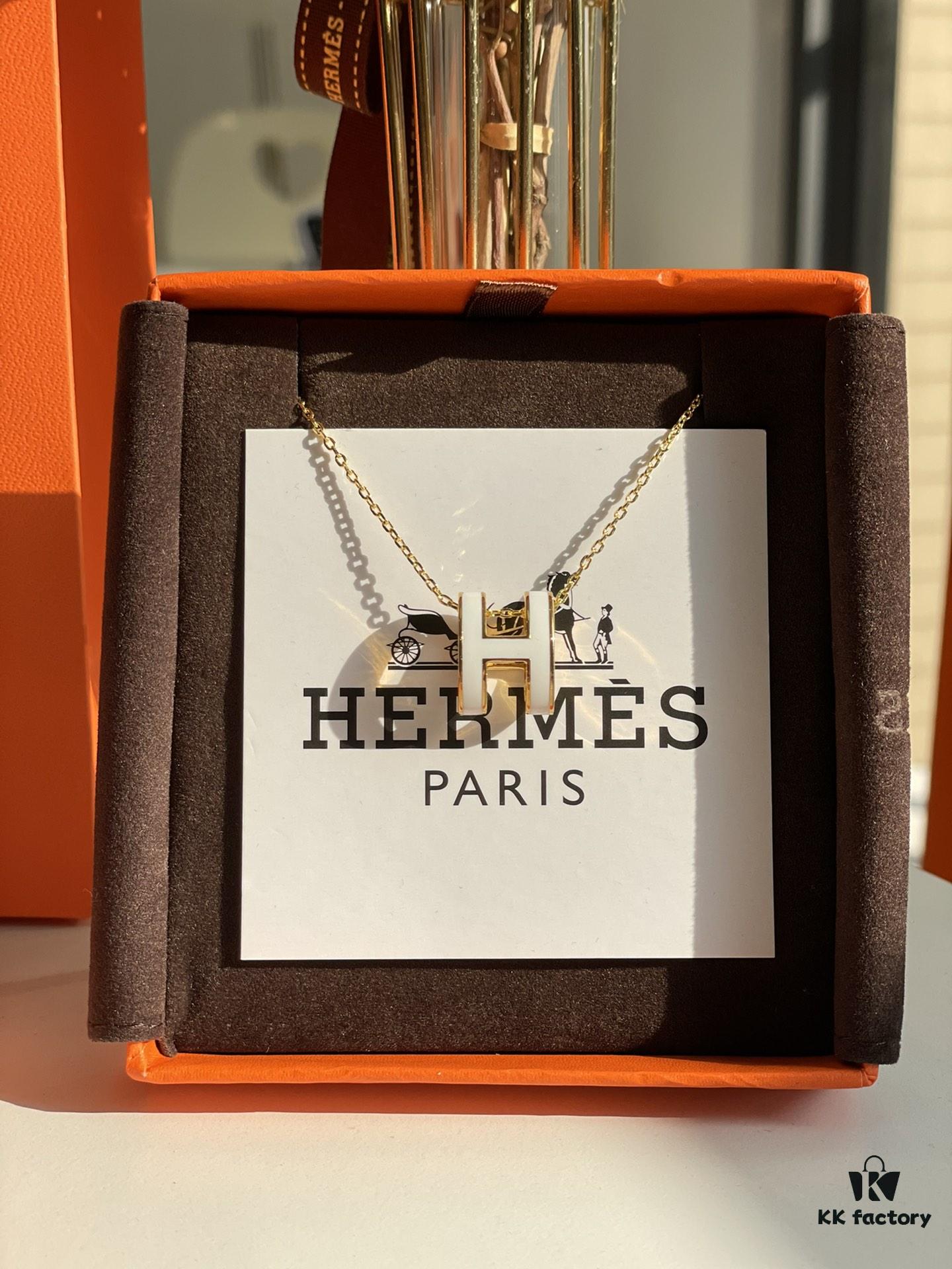 Hermes Overseas Points Member Gift HERMES | Pop H Collection ✨ Classic H Buckle, Timeless Design 🥰 Clear Engraving at Bottom, Gold Milkshake White, Identity Strap, Points Card, Tags, Full Packaging