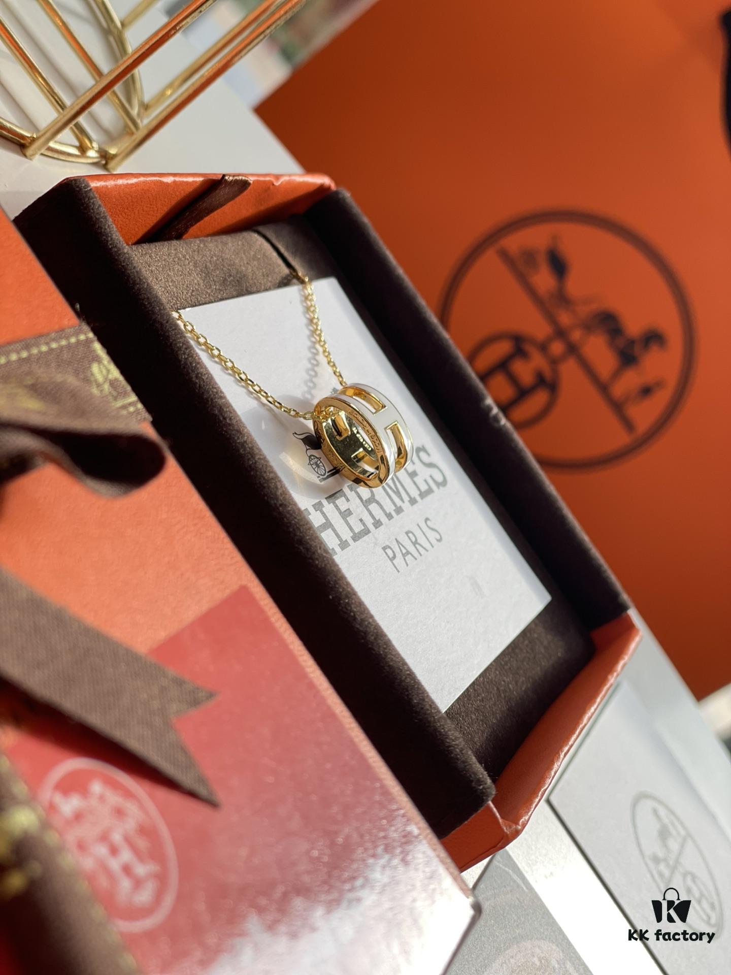 Hermes Overseas Points Member Gift HERMES | Pop H Collection ✨ Classic H Buckle, Timeless Design 🥰 Clear Engraving at Bottom, Gold Milkshake White, Identity Strap, Points Card, Tags, Full Packaging