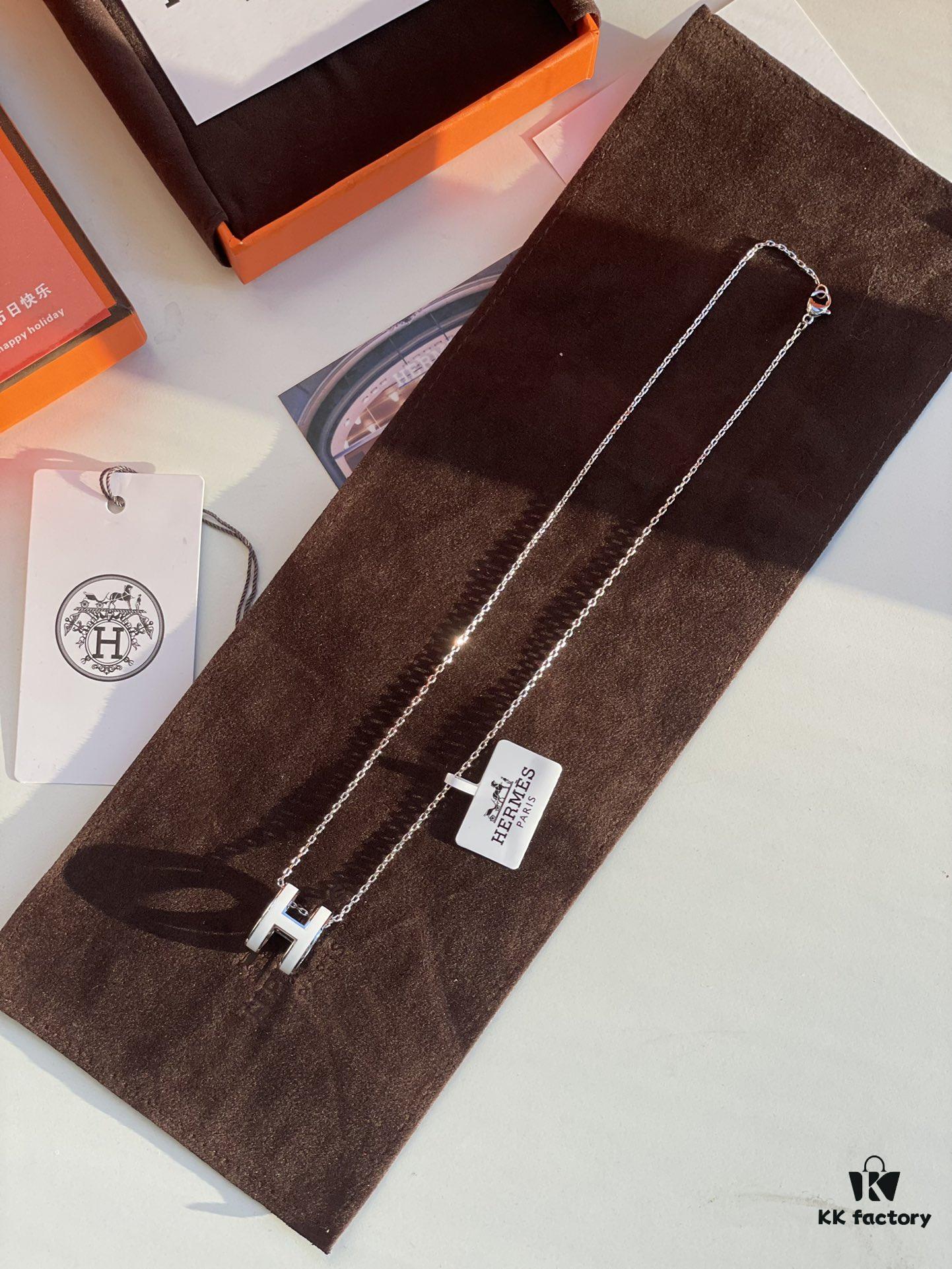 Hermes Overseas Points Member Gift HERMES | Pop H Collection ✨ Classic H Buckle, Timeless Design 🥰 Clear Engraving at Bottom, Platinum Milkshake White, Identity Strap, Points Card, Tags, Full Packaging