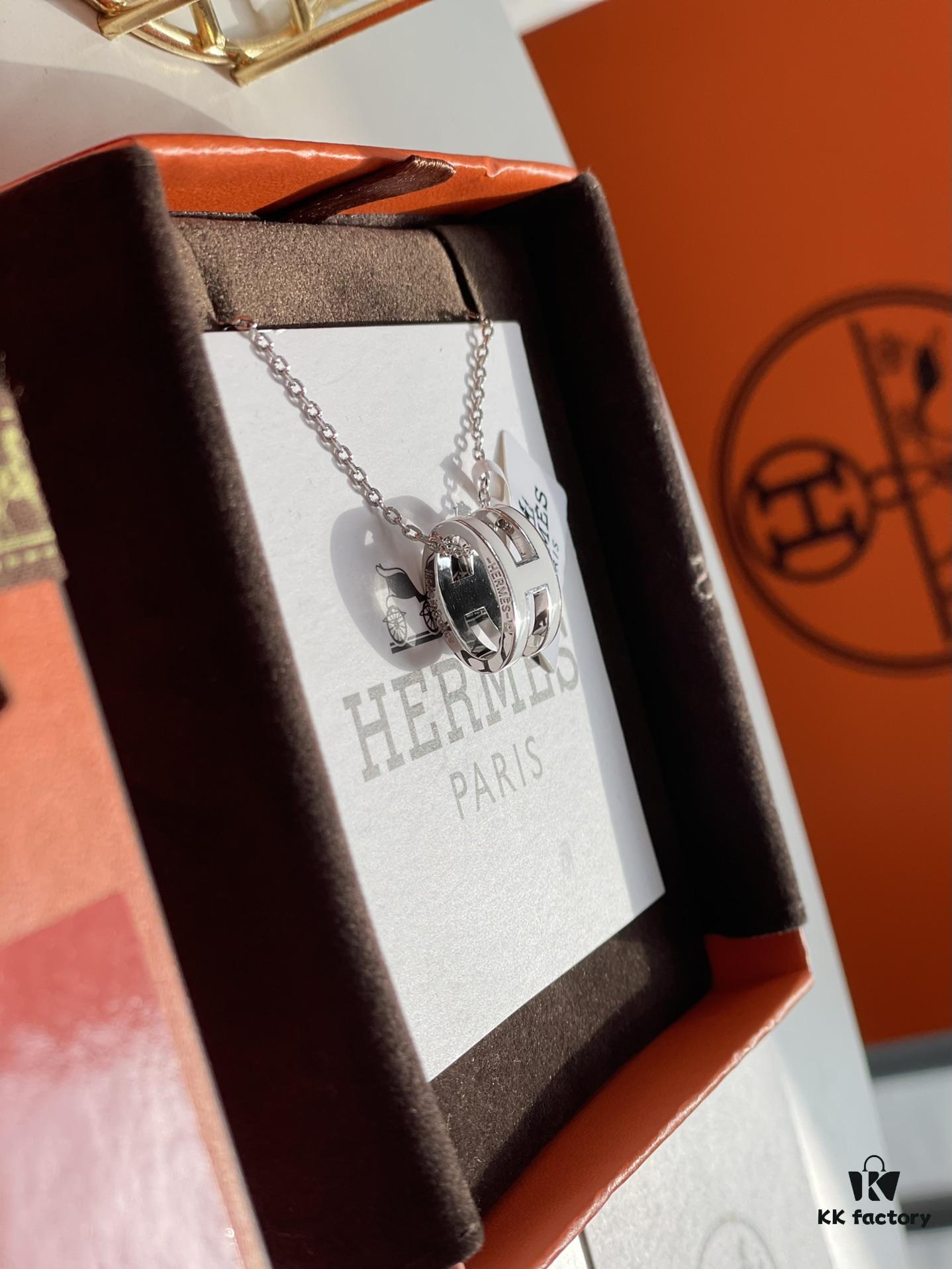 Hermes Overseas Points Member Gift HERMES | Pop H Collection ✨ Classic H Buckle, Timeless Design 🥰 Clear Engraving at Bottom, Platinum Milkshake White, Identity Strap, Points Card, Tags, Full Packaging