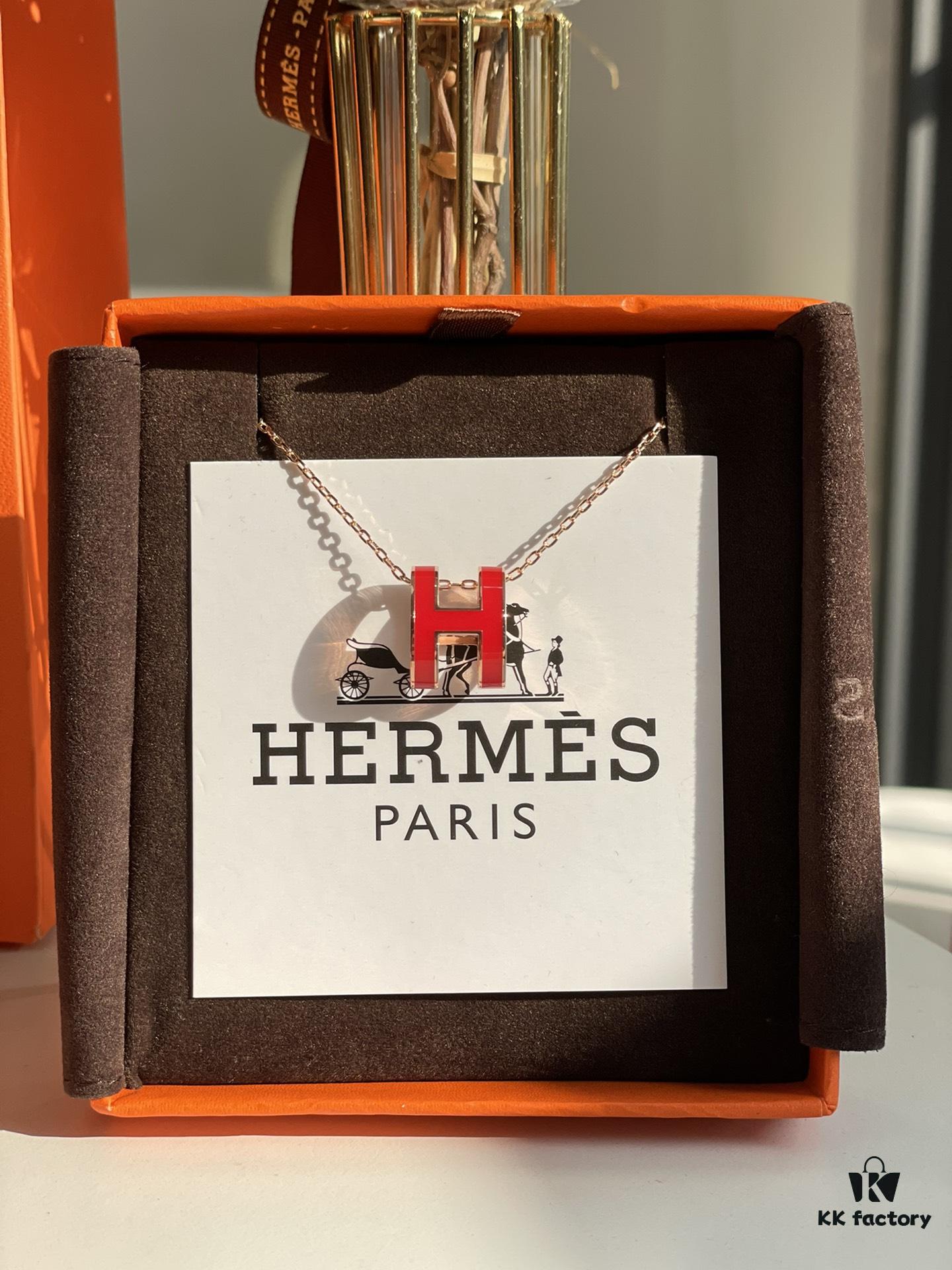 Hermes Overseas Points Member Gift HERMES | Pop H Collection ✨ Classic H Buckle, Timeless Design 🥰 Clear Engraving at Bottom, Rose Gold with Festive Red Color, Identity Strap, Points Card, Tags, Full Packaging