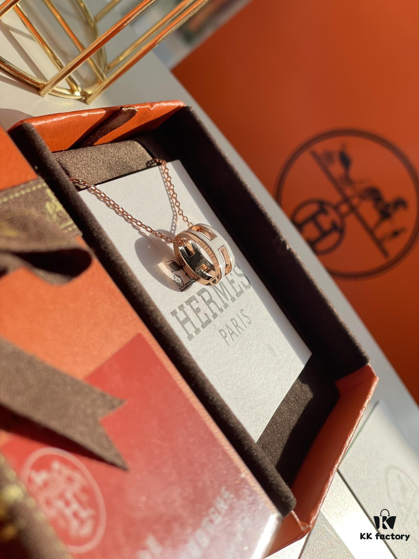 Hermes Overseas Points Member Gift HERMES | Pop H Collection ✨ Classic H Buckle, Timeless Design 🥰 Clear Engraving at Bottom, Rose Gold Milkshake White, Identity Strap, Points Card, Labels, Full Packaging