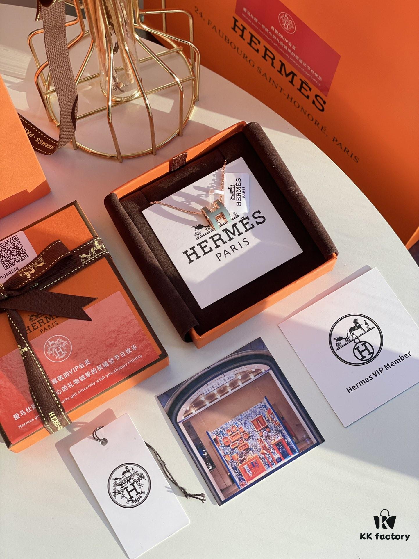 Hermes Overseas Points Member Gift HERMES | Pop H Collection ✨ Classic H Buckle, Timeless Design 🥰 Clear Engraving at Bottom, Rose Gold Elephant Grey Identity Strap, Points Card, Tags, Full Packaging
