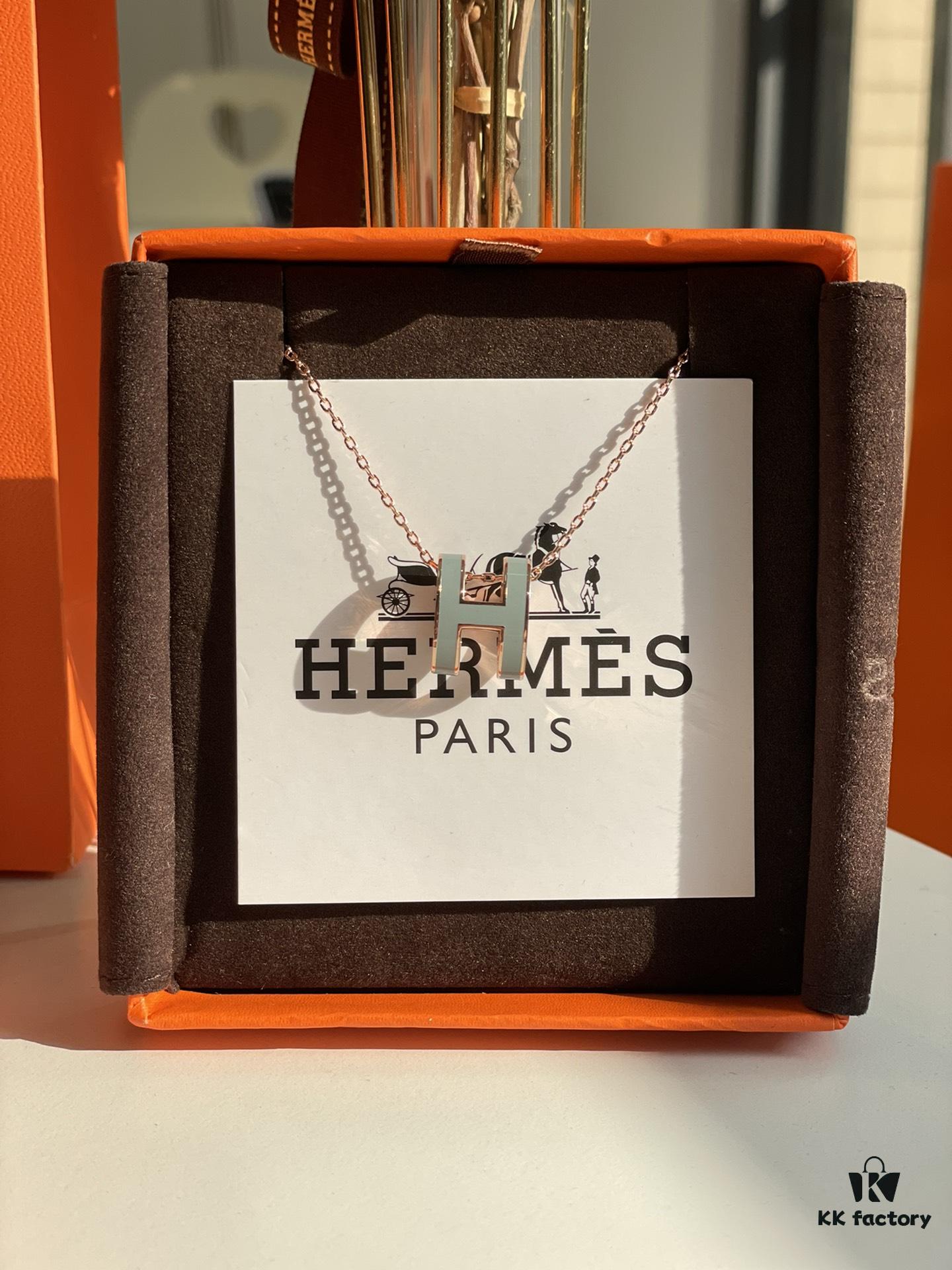 Hermes Overseas Points Member Gift HERMES | Pop H Collection ✨ Classic H Buckle, Timeless Design 🥰 Clear Engraving at Bottom, Rose Gold Elephant Grey Identity Strap, Points Card, Tags, Full Packaging