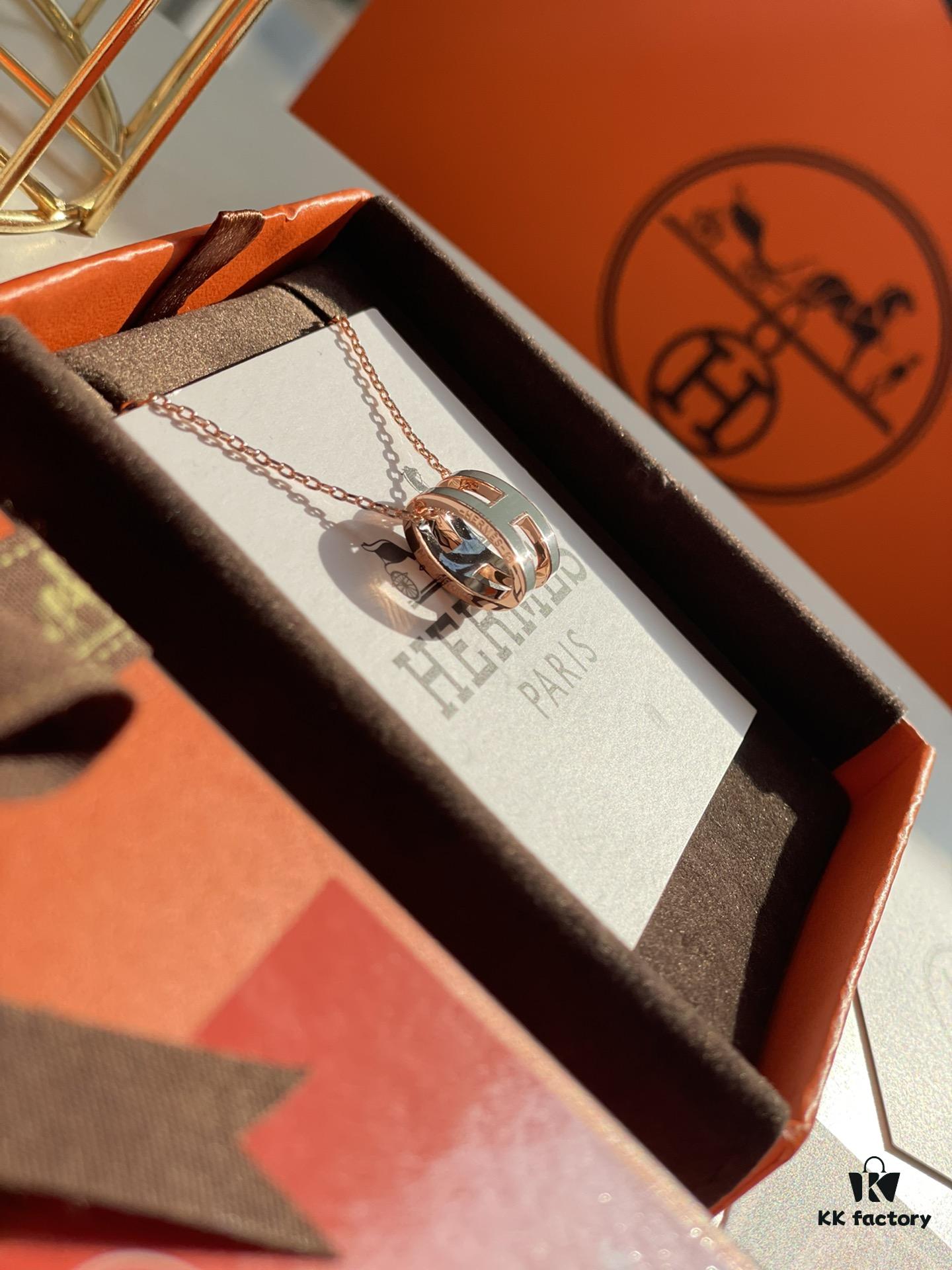 Hermes Overseas Points Member Gift HERMES | Pop H Collection ✨ Classic H Buckle, Timeless Design 🥰 Clear Engraving at Bottom, Rose Gold Elephant Grey Identity Strap, Points Card, Tags, Full Packaging
