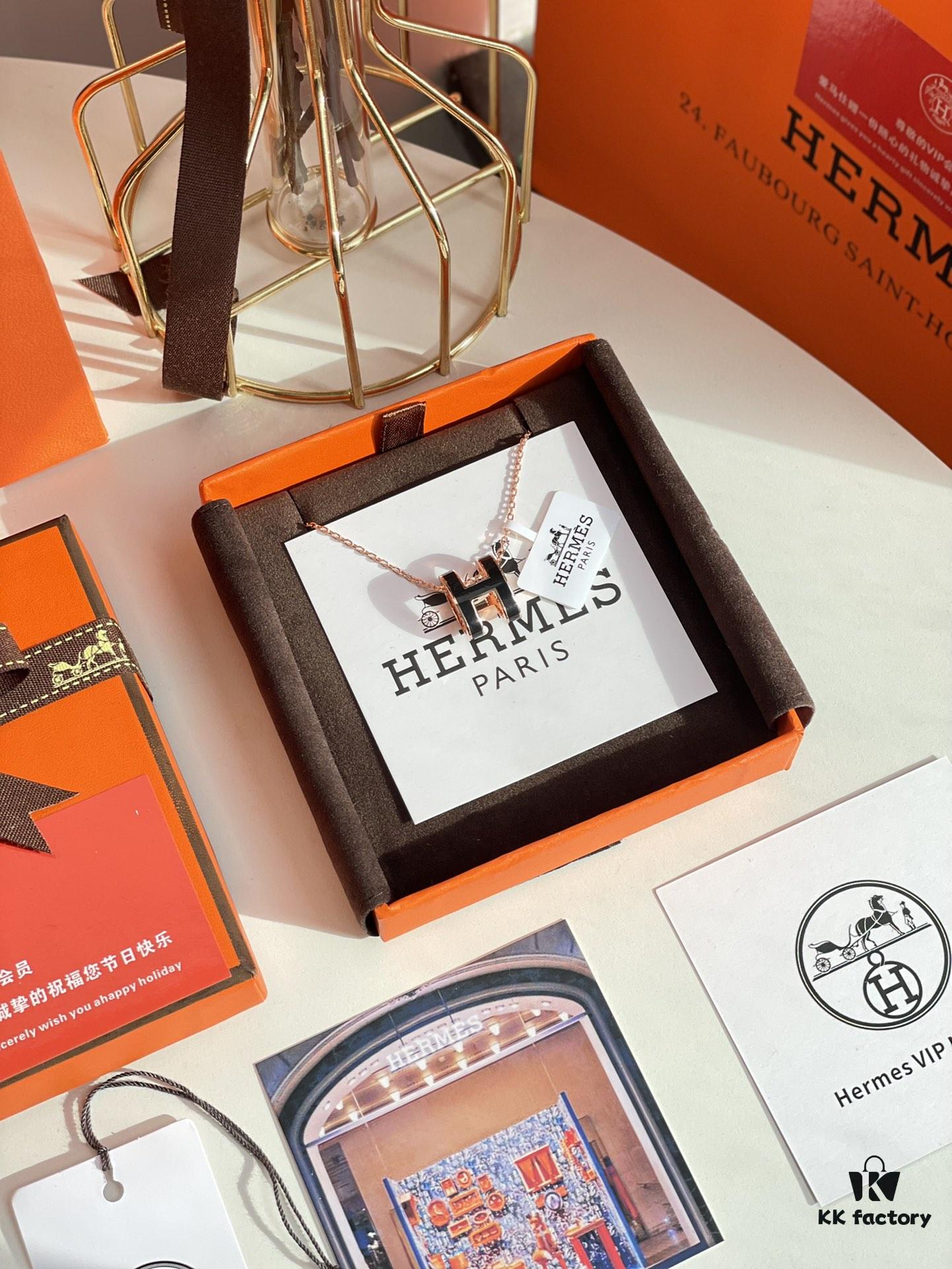 Hermes Overseas Points Member Gift | Pop H Collection ✨ Classic H Closure, Timeless Design 🥰 Clear Engraving at Bottom, Rose Gold 'Linglang Black' Model, Includes Identity Strap, Points Card, Tags, Full Packaging