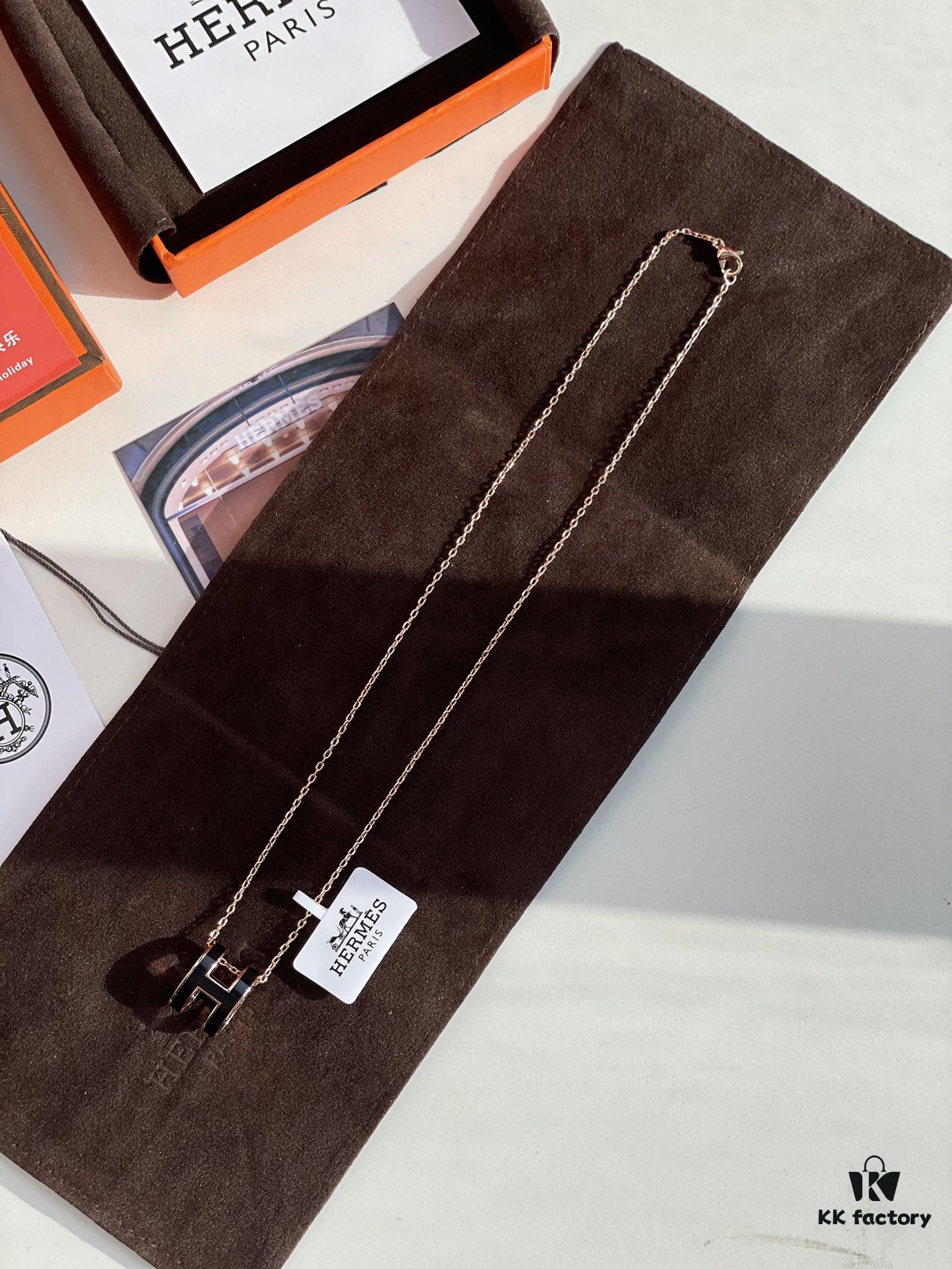Hermes Overseas Points Member Gift | Pop H Collection ✨ Classic H Closure, Timeless Design 🥰 Clear Engraving at Bottom, Rose Gold 'Linglang Black' Model, Includes Identity Strap, Points Card, Tags, Full Packaging