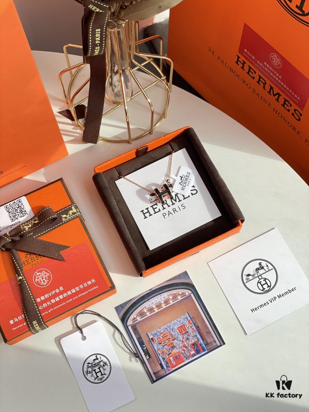 Hermes Overseas Points Member Gift | Pop H Collection ✨ Classic H Closure, Timeless Design 🥰 Clear Engraving at Bottom, Rose Gold 'Linglang Black' Model, Includes Identity Strap, Points Card, Tags, Full Packaging