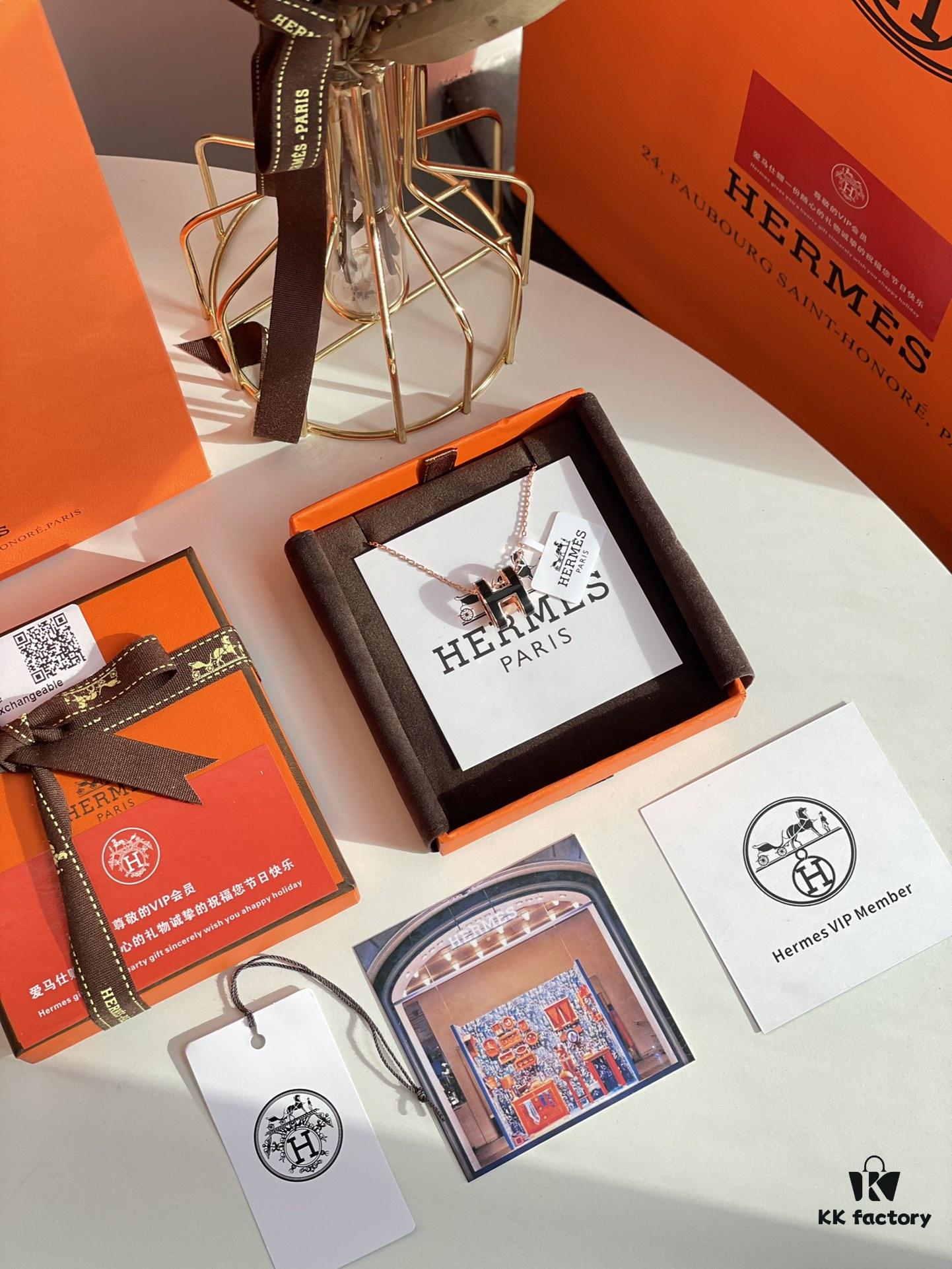 Hermes Overseas Points Member Gift | Pop H Collection ✨ Classic H Closure, Timeless Design 🥰 Clear Engraving at Bottom, Rose Gold 'Linglang Black' Model, Includes Identity Strap, Points Card, Tags, Full Packaging