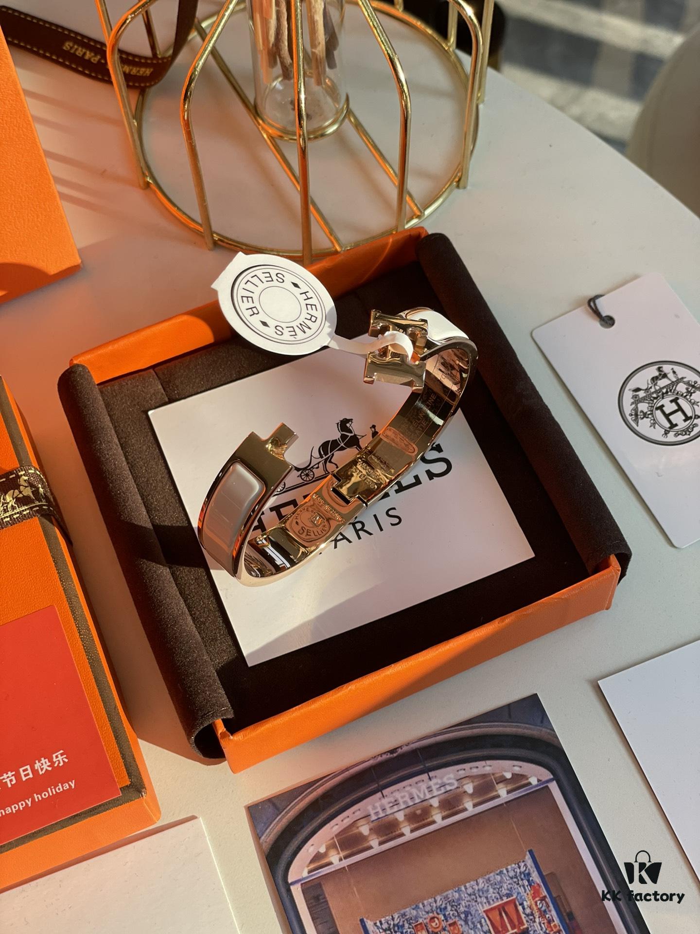 Hermes Overseas Member Points Gift | Pop H Collection ✨ Rose Gold Malted Milk White [Bracelet] Classic H Closure, Timeless Design 🥰 Clear Engraving at Base, Exquisite Craftsmanship Complete Set Packaging with Identity Tag, Points Card, and Labels