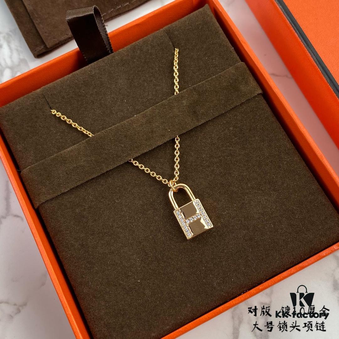V Gold Thickened Version, Rose Gold. Premium Craftsmanship, Popular Style Among Influencers, Large H-Style Lock Necklace