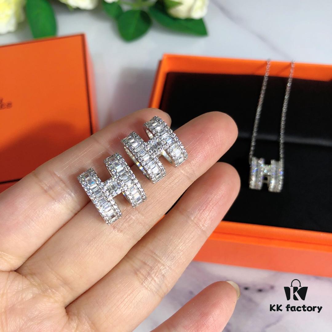 New Premium Craftsmanship Hermes Full Diamond H Stud Earrings, High-Carbon Diamonds, 925 Sterling Silver Gold Plated with K-Gold Finish