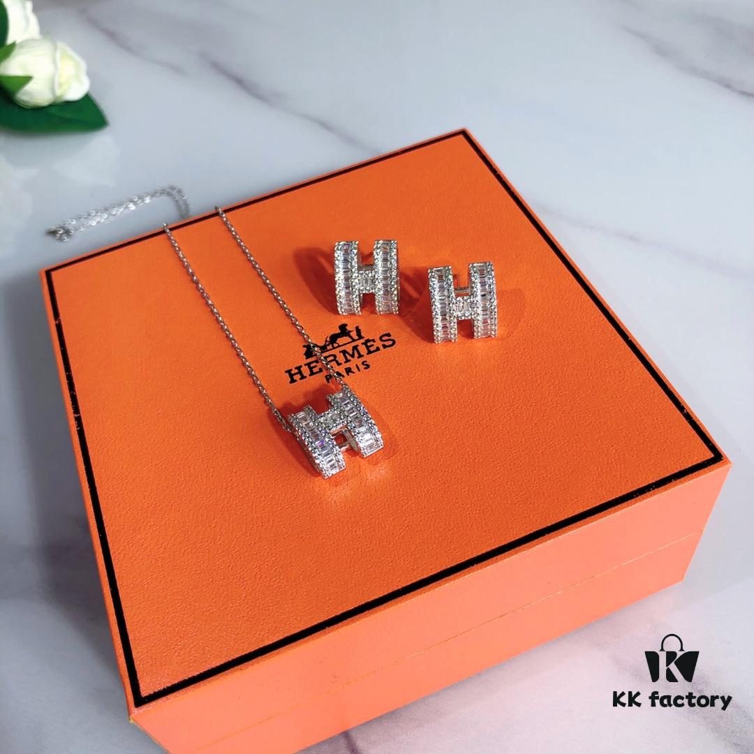 New Premium Craftsmanship Hermes Full Diamond H Stud Earrings, High-Carbon Diamonds, 925 Sterling Silver Gold Plated with K-Gold Finish