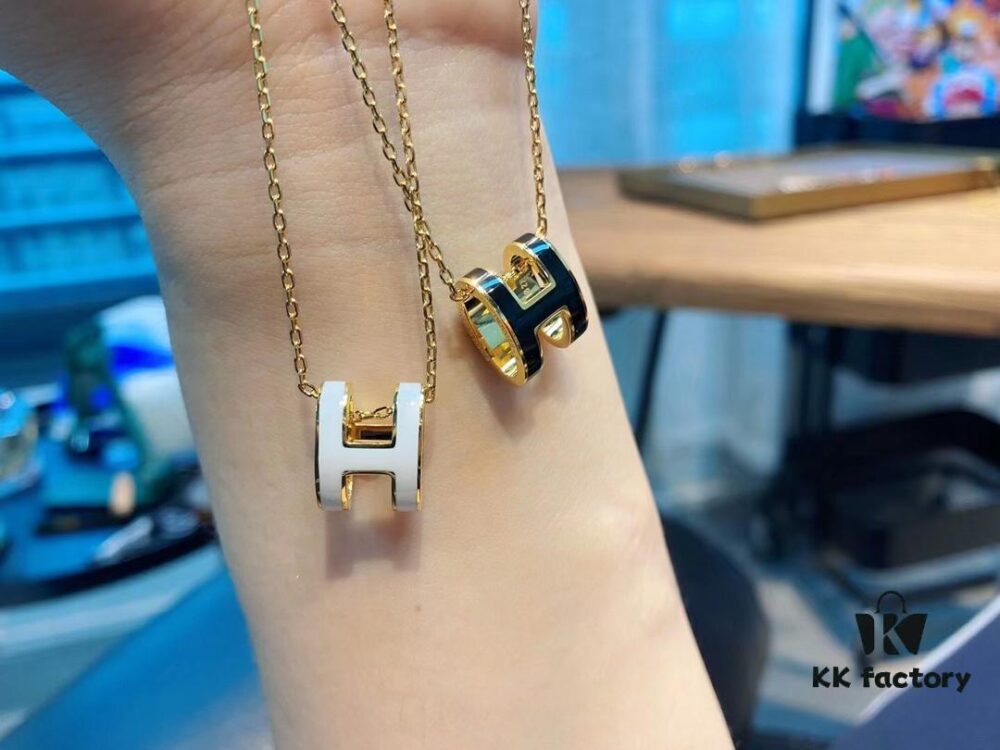 Black and White: Timeless Classic Colors You Can't Go Wrong With