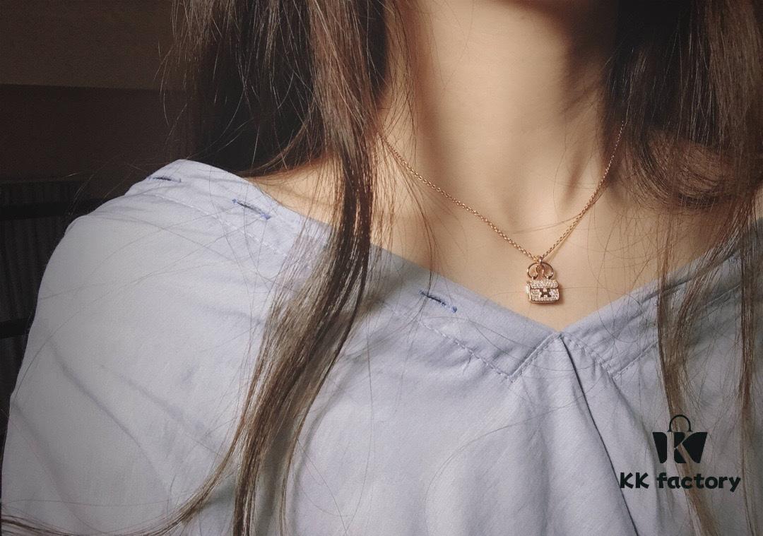 Hermès Kelly Bag Necklace, Small and Exquisite, Full of Luxury Brand Charm