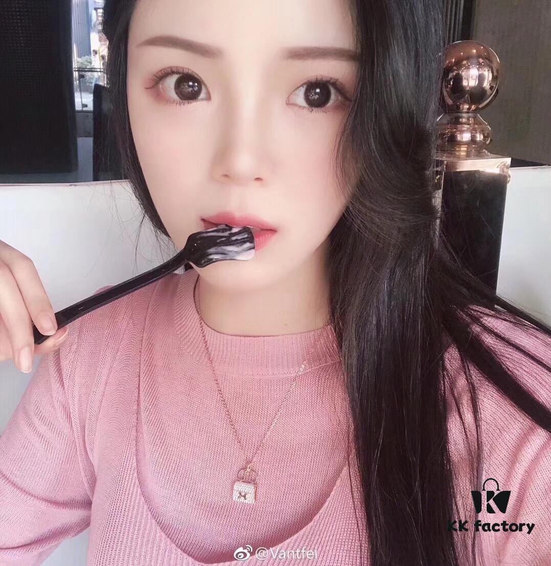 Hermès Kelly Bag Necklace, Small and Exquisite, Full of Luxury Brand Charm