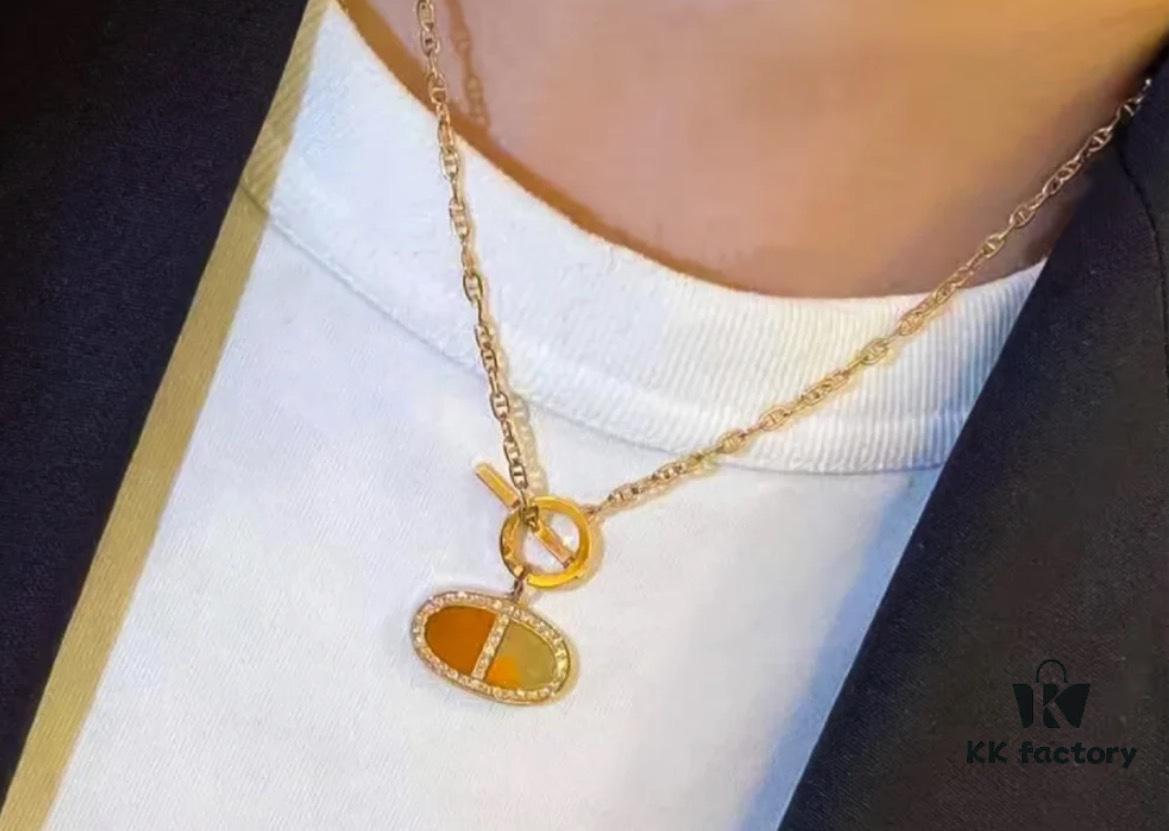 Hermès 2021 New Arrival Popular Double-Sided Pig Nose Necklace 🐽 Platinum and Rose Gold Plated Couple Pendant Chain