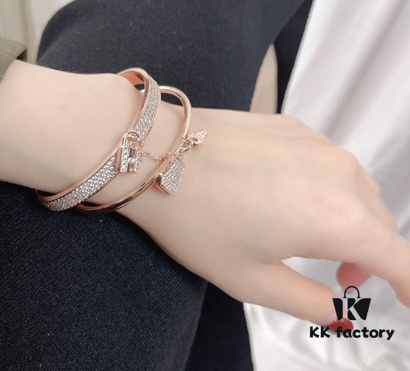 V Gold Material Thickened Version, Rose Gold and White Gold Color, Premium Craftsmanship Edition, Hermes Two-in-One Lock Bracelet, High-Carbon Diamonds, 1:1 Super Precision