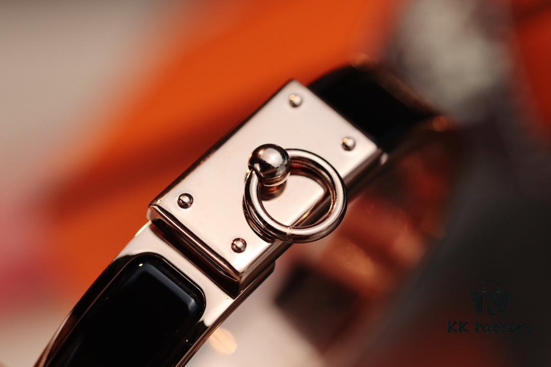 New Arrival Hermès-Inspired Enamel Cuff Bracelet with H Lock Closure