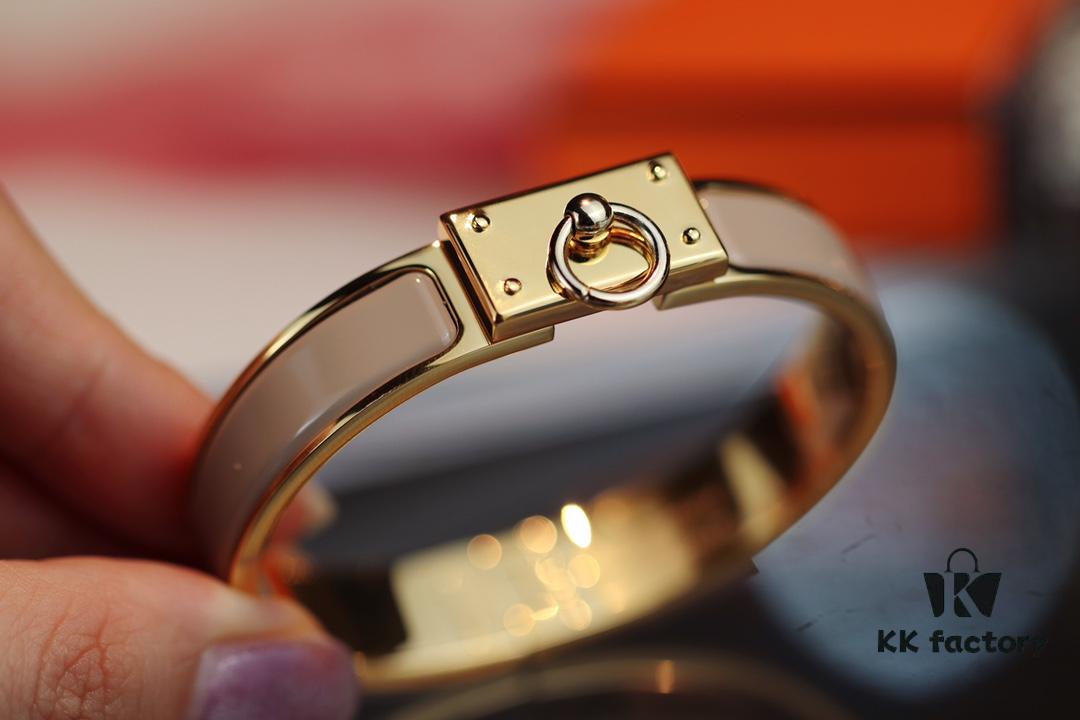 New Arrival Hermès-Inspired Enamel Bangle Bracelet