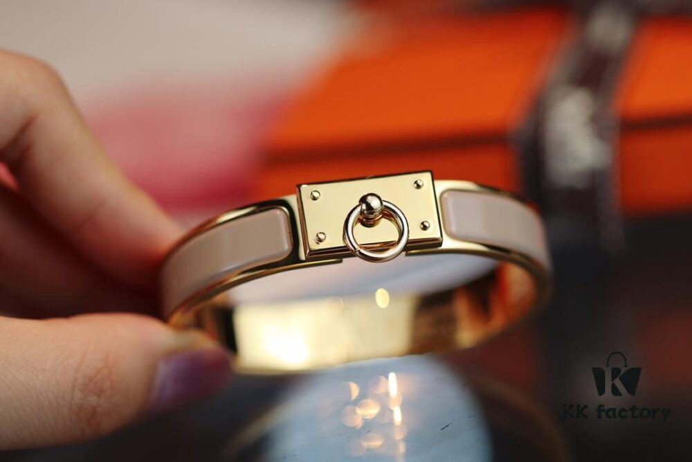 New Arrival Hermès-Inspired Enamel Bangle Bracelet
