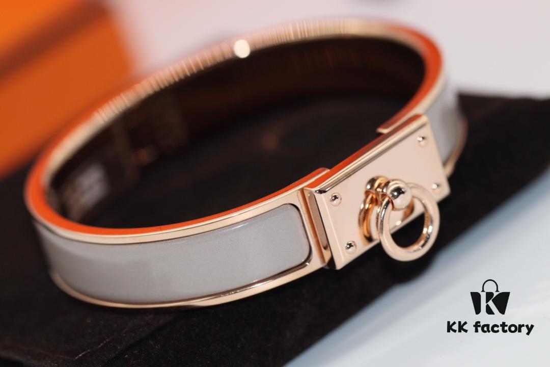 New Arrival Hermes-Inspired Enamel Bangle Bracelet with H Lock Clasp, Authentic Cloisonné Craftsmanship, 1μ Gold Plating, Lightweight Design at 36g