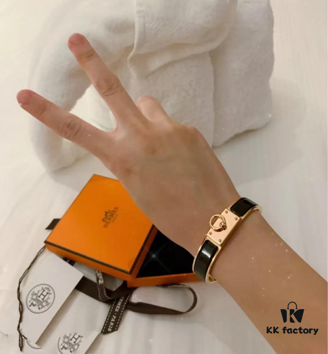 Hermès New Kelly Ring Bracelet