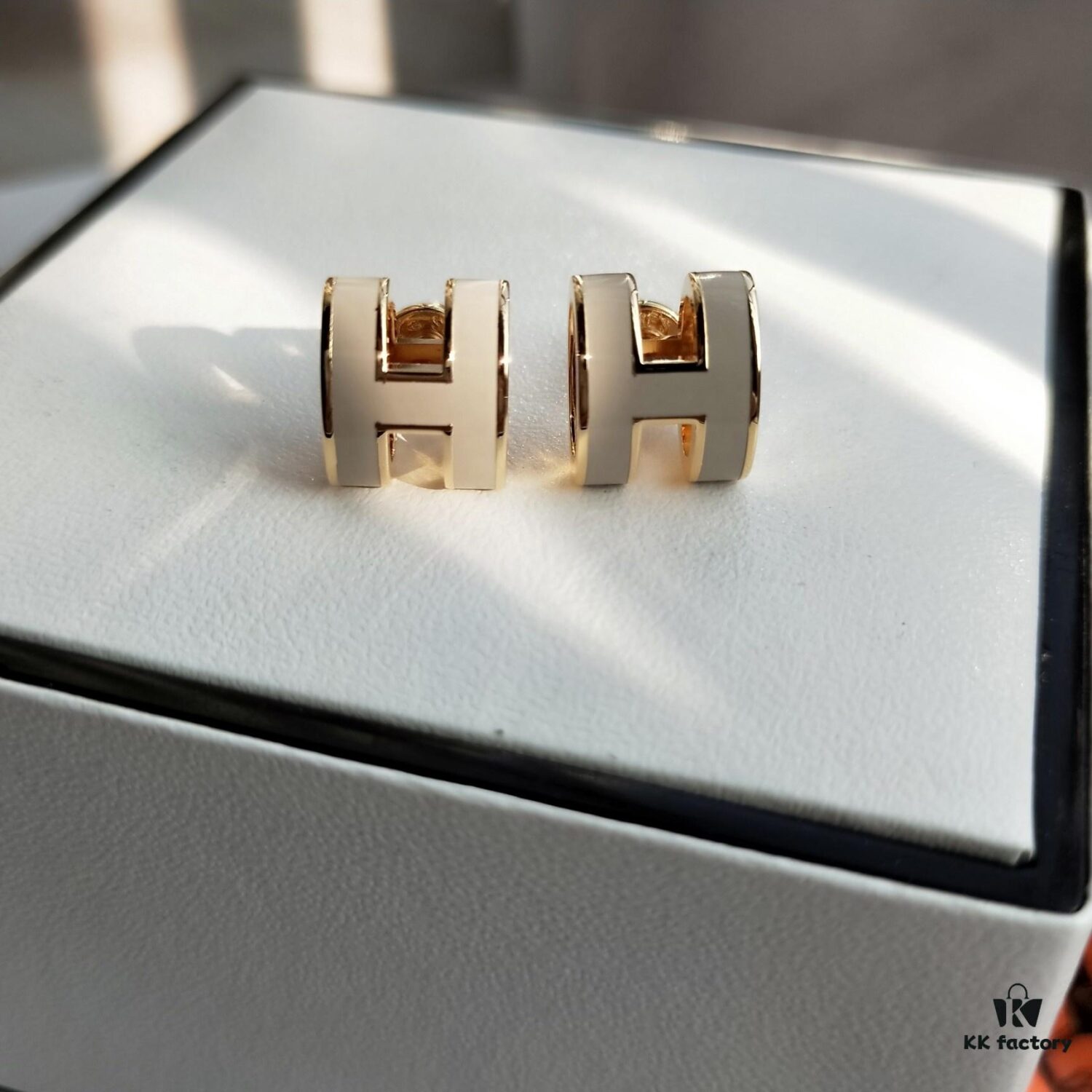 Hermes Pop Platinum-Edged H Enamel Stud Earrings with Authenticity Mark on Backing - Latest Classic Enamel Design, Real Photo Details