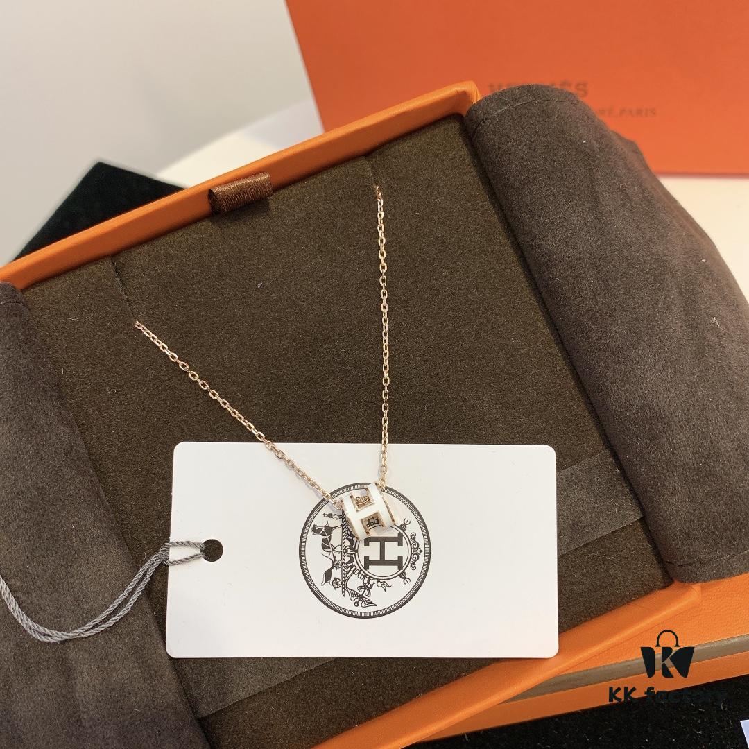 Summer Essential! The Hermes Mini Style is Absolutely Amazing!