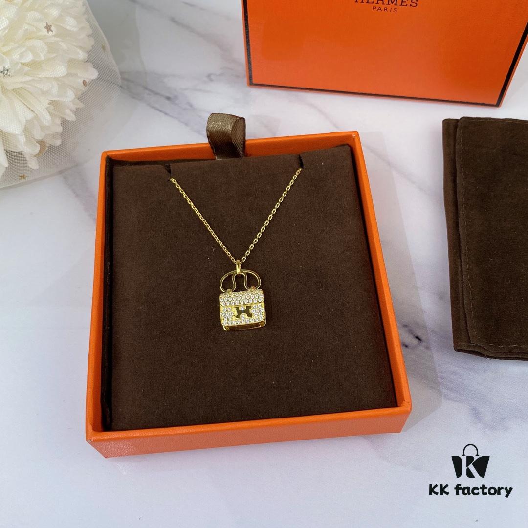 Kaige Same Style Classic Kelly Original Hermes Bag Pendant, High-End Custom 925 Sterling Silver Gold-Plated Diamond-Inlaid Necklace, One Side Fully Set with Diamonds and the Other with Logo
