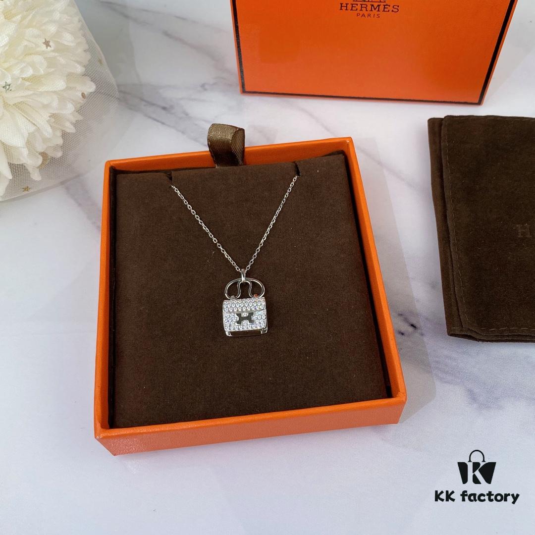Kaige Same Style Classic Kelly Original Hermes Bag Pendant, High-End Custom 925 Sterling Silver Gold-Plated Diamond-Inlaid Necklace, One Side Fully Set with Diamonds and the Other with Logo