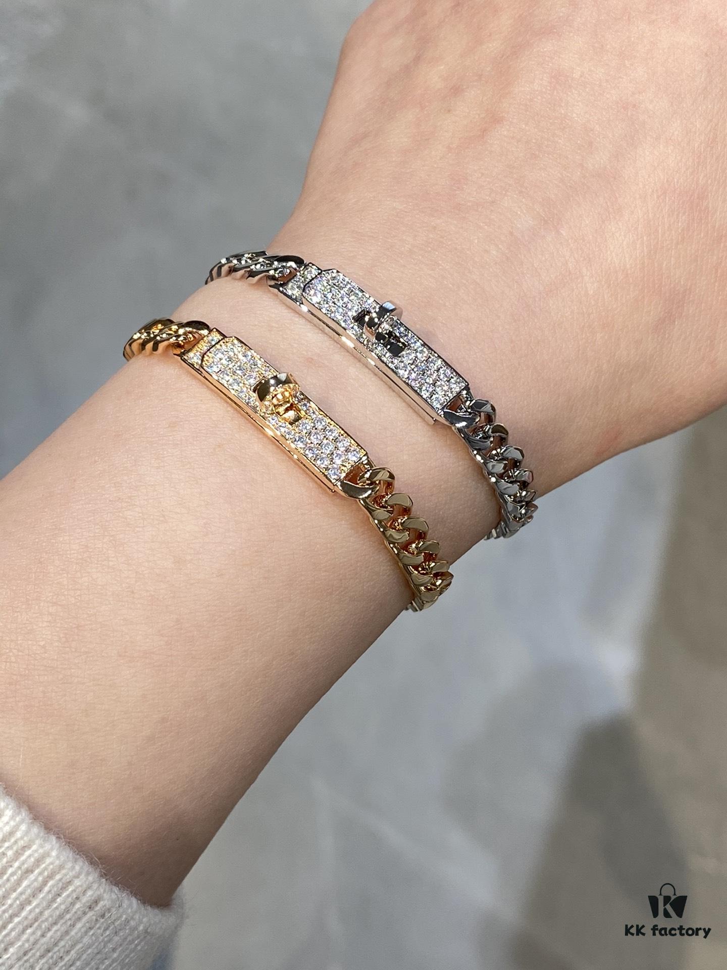 Hermes New Kelly Collection Jewelry, Kelly Gourmette Bracelet with Cuban Chain, Wide Trendy Design, Diamond Clasp with Thick Chain, Exuding Luxury and Elegance