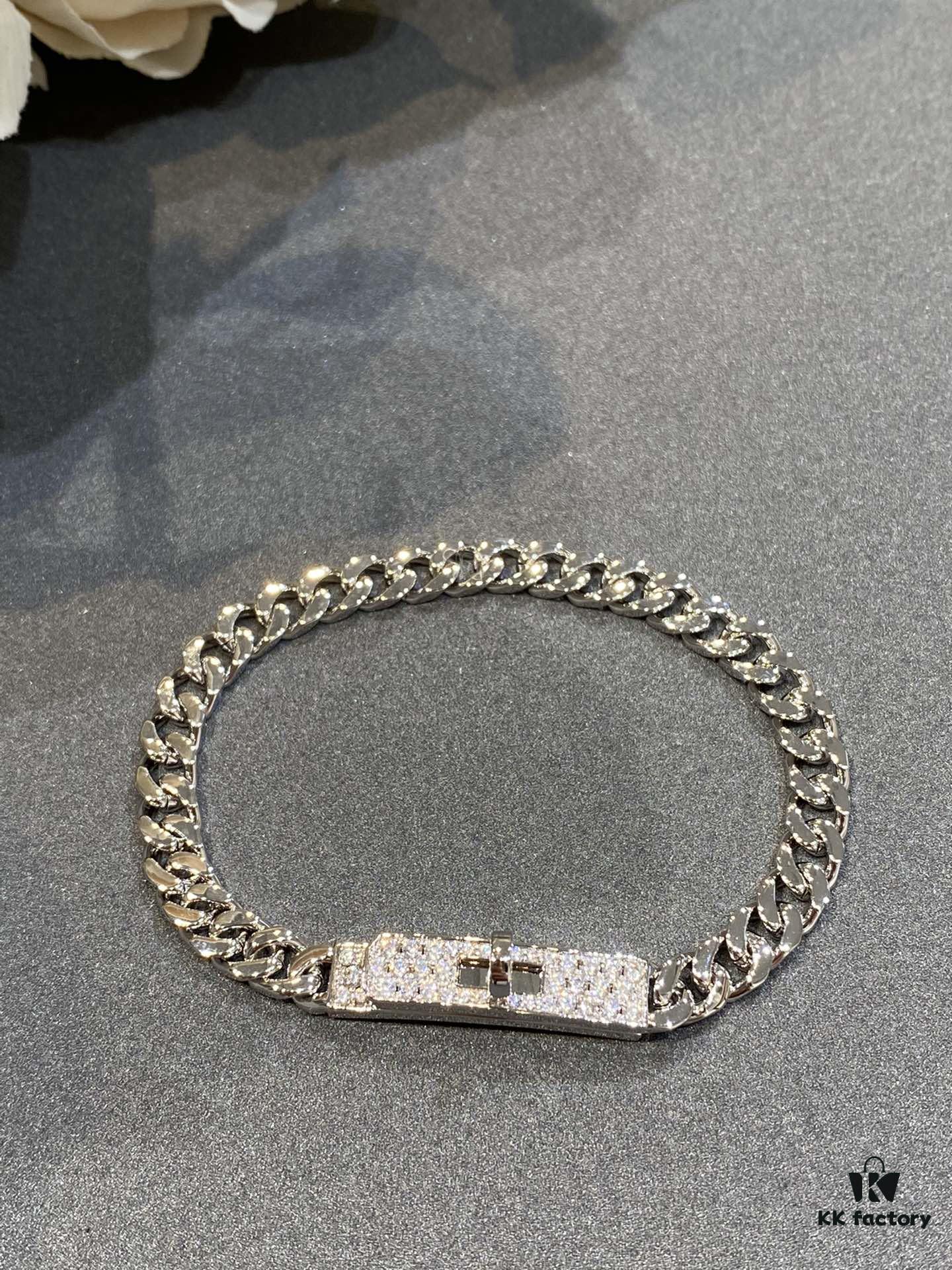 Hermes New Kelly Collection Jewelry, Kelly Gourmette Bracelet with Cuban Chain, Wide Trendy Design, Diamond Clasp with Thick Chain, Exuding Luxury and Elegance